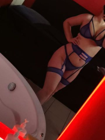 Рада Роковая Брюнетка